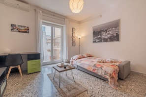 1 chambre, bureau, accès au Wi-Fi (inclus), literie fournie