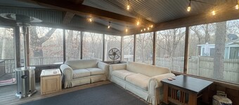 That Dam Cabin - Outdoor Living - Hot Tub, 65” TV, & Blackstone Griddle! 