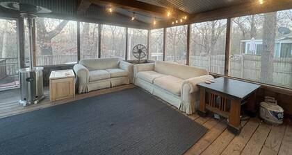 That Dam Cabin - Outdoor Living - Hot Tub, 65” TV, & Blackstone Griddle!