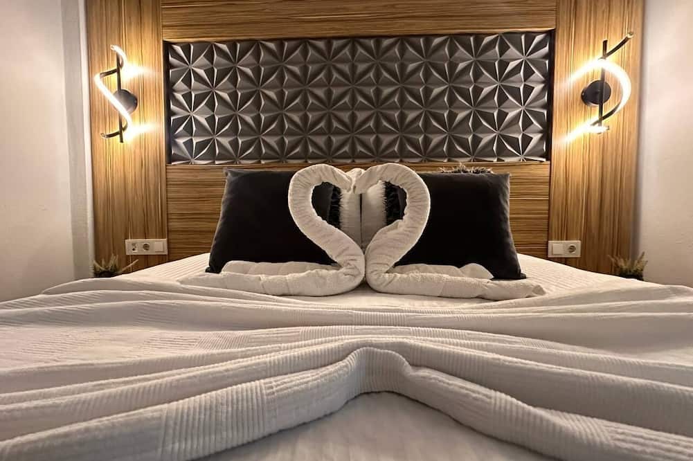 Royal Ezel Hotel