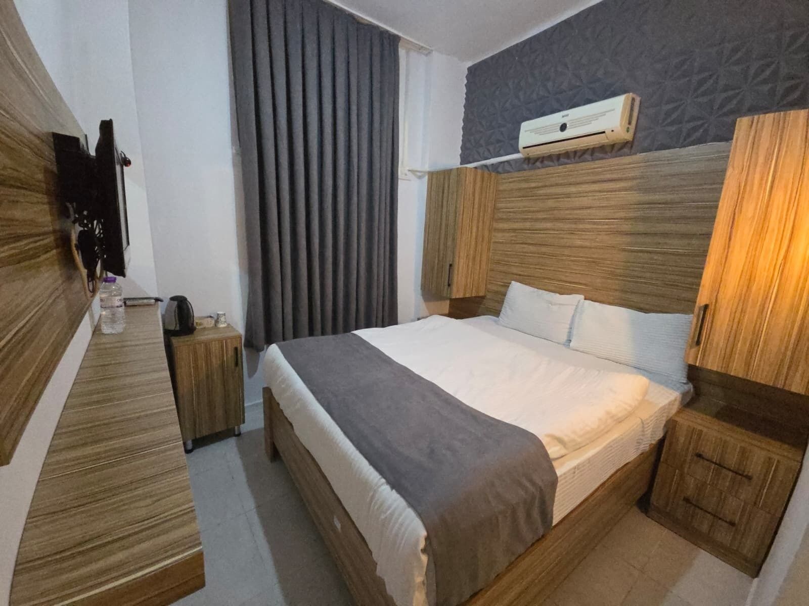 Habitació | Roba de llit d'alta qualitat, minibar i escriptori 