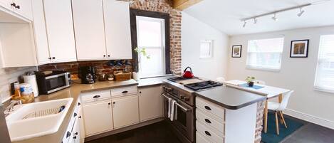 Micro-ondes, four, plaque de cuisson, lave-vaisselle