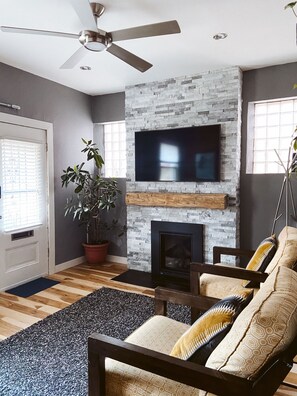 Smart-TV, Kamin