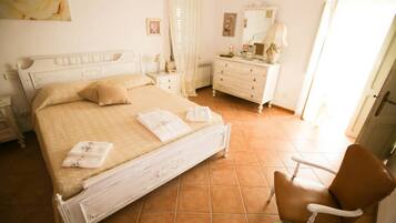 House, 3 Bedrooms, Smoking, Balcony | 3 bedrooms