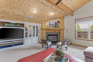 Smart TV, fireplace, offices