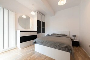 Premium Apartment | 1 bedroom, blackout drapes, iron/ironing board, free cribs/infant beds