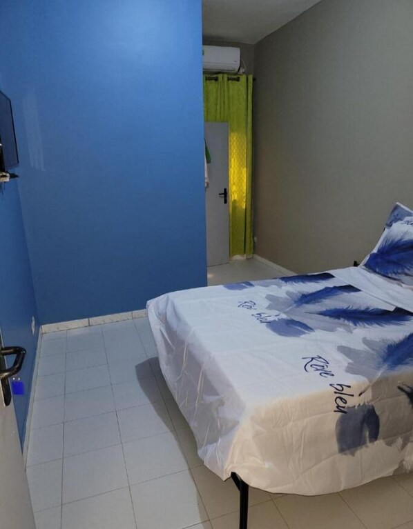 1 bedroom, WiFi, bed sheets