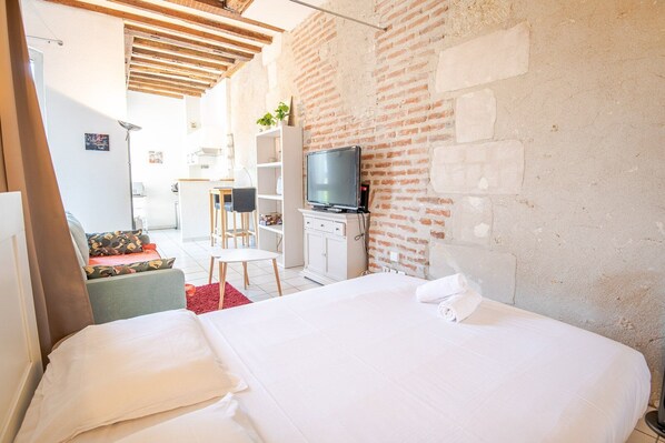 Schreibtisch, Bügeleisen/Bügelbrett, Internetzugang, Bettwäsche