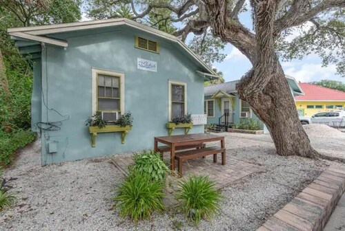 Super Cute Apt Easy Walk to Restaurants-Bars-Beach