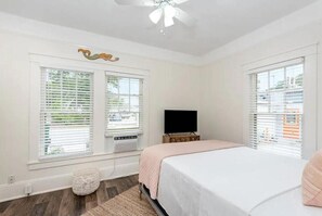 1 bedroom, iron/ironing board, free WiFi