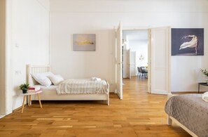 2 bedrooms, iron/ironing board, free WiFi, bed sheets
