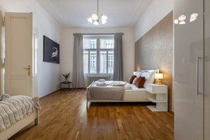 2 chambres, fer et planche à repasser, Wi-Fi gratuit, draps fournis