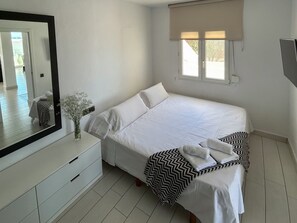 Bügeleisen/Bügelbrett, WLAN, Bettwäsche