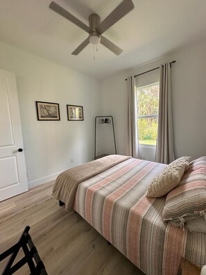 3 室のベッドルーム、WiFi