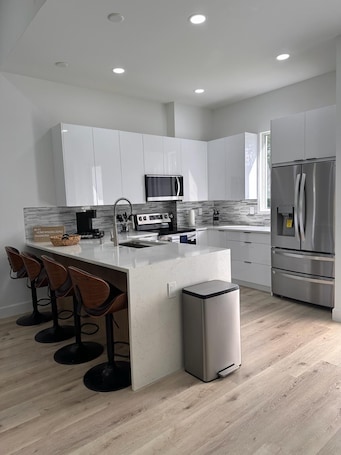 Fridge, oven, stovetop. Entire New modern Home in Naples
