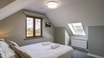 3 bedrooms, individually decorated, individually furnished, free WiFi