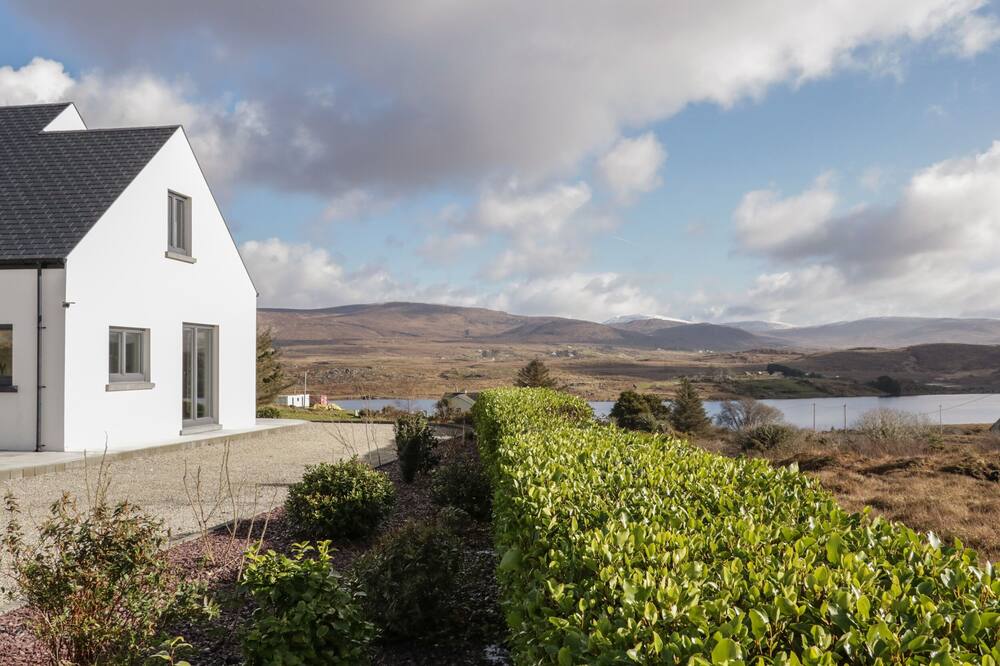 Moorhen House