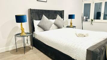Apartment | 2 bedrooms, free WiFi, bed sheets
