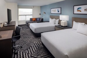 Caja de seguridad en la habitación y escritorio