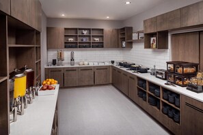 Free daily buffet breakfast  - Hyatt House Royal Oak/Birmingham (Royal Oak)