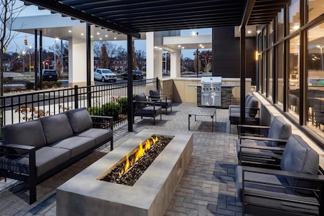 Terraza o patio. Hyatt House Royal Oak/Birmingham