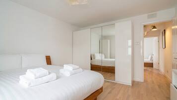 2 bedrooms, desk, iron/ironing board, free WiFi