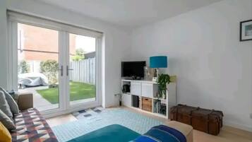 2 camere, una scrivania, ferro/asse da stiro, Wi-Fi gratuito