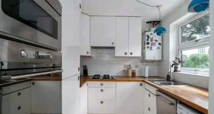 Canal View House | 2BR with Garden & Parking