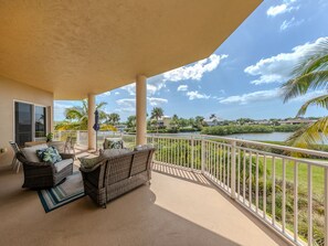 Property grounds - Waterview condo in ideal location (Osprey)