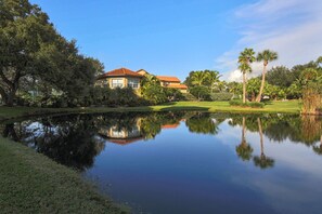 Property grounds - Waterview condo in ideal location (Osprey)