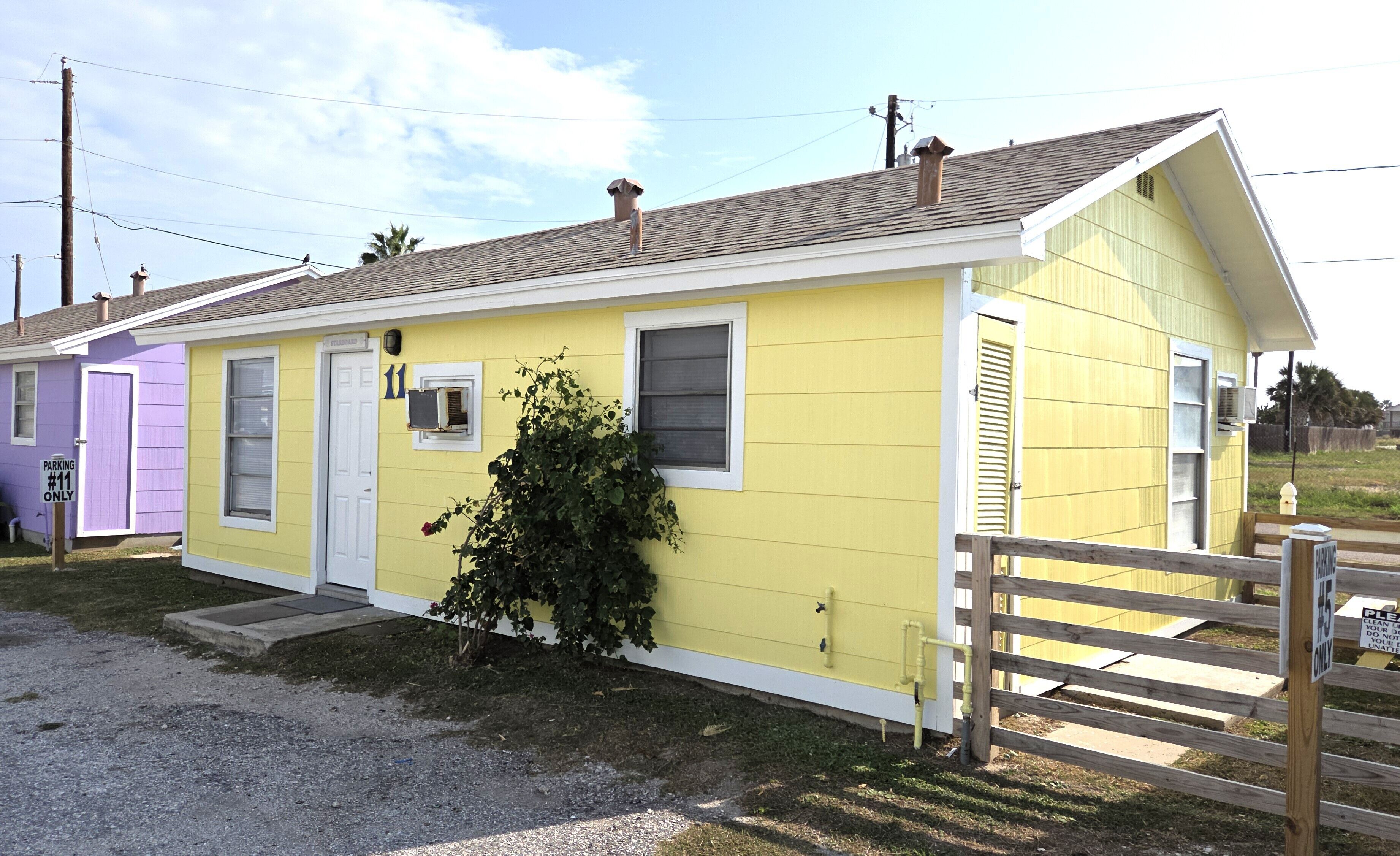 Welcome to the iconic Double Barr Cottages!  Starboard has 2 BR and a kitchen.
