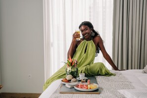 Ylelliset vuodevaatteet, pillowtop-patjalliset sängyt