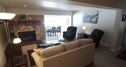 St. Mary's Landing 950 sq ft 2 bedroom condo. At 10,000 feet!