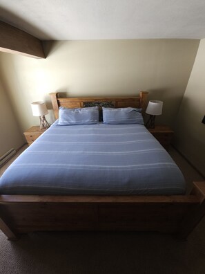 2 chambres, fer et planche à repasser, Wi-Fi, draps fournis