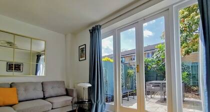 Kings Cross 4BR House | Garden & Free Parking