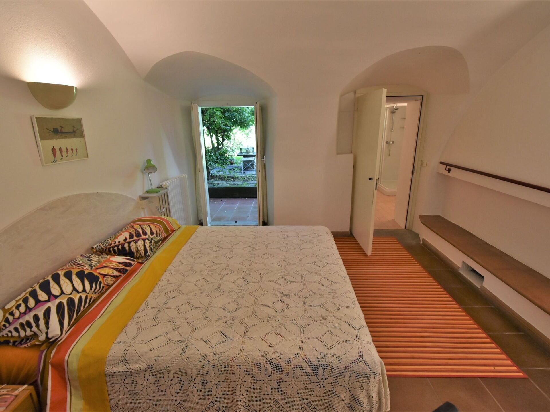 2 bedrooms, travel crib, free WiFi