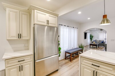 7 Mi to Dtwn! Modern Retreat in East Los Angeles