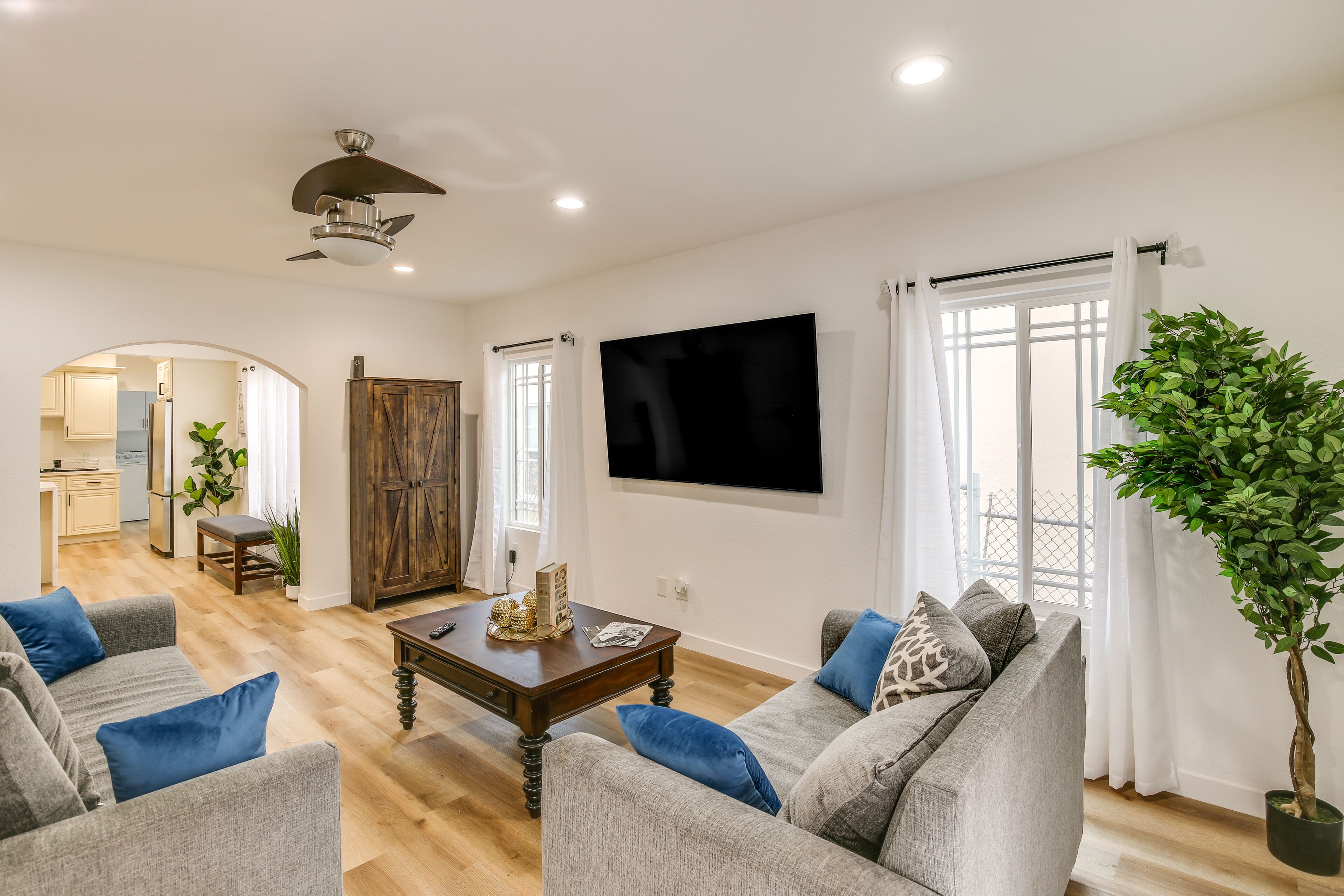 East Los Angeles Home - 7 Mi to Downtown!