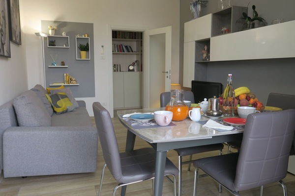 Möbel, Tabelle, Gebäude, Stuhl, Geschirr, Wolke, Himmel, Tischdecke, Gartenmöbel, Schatten