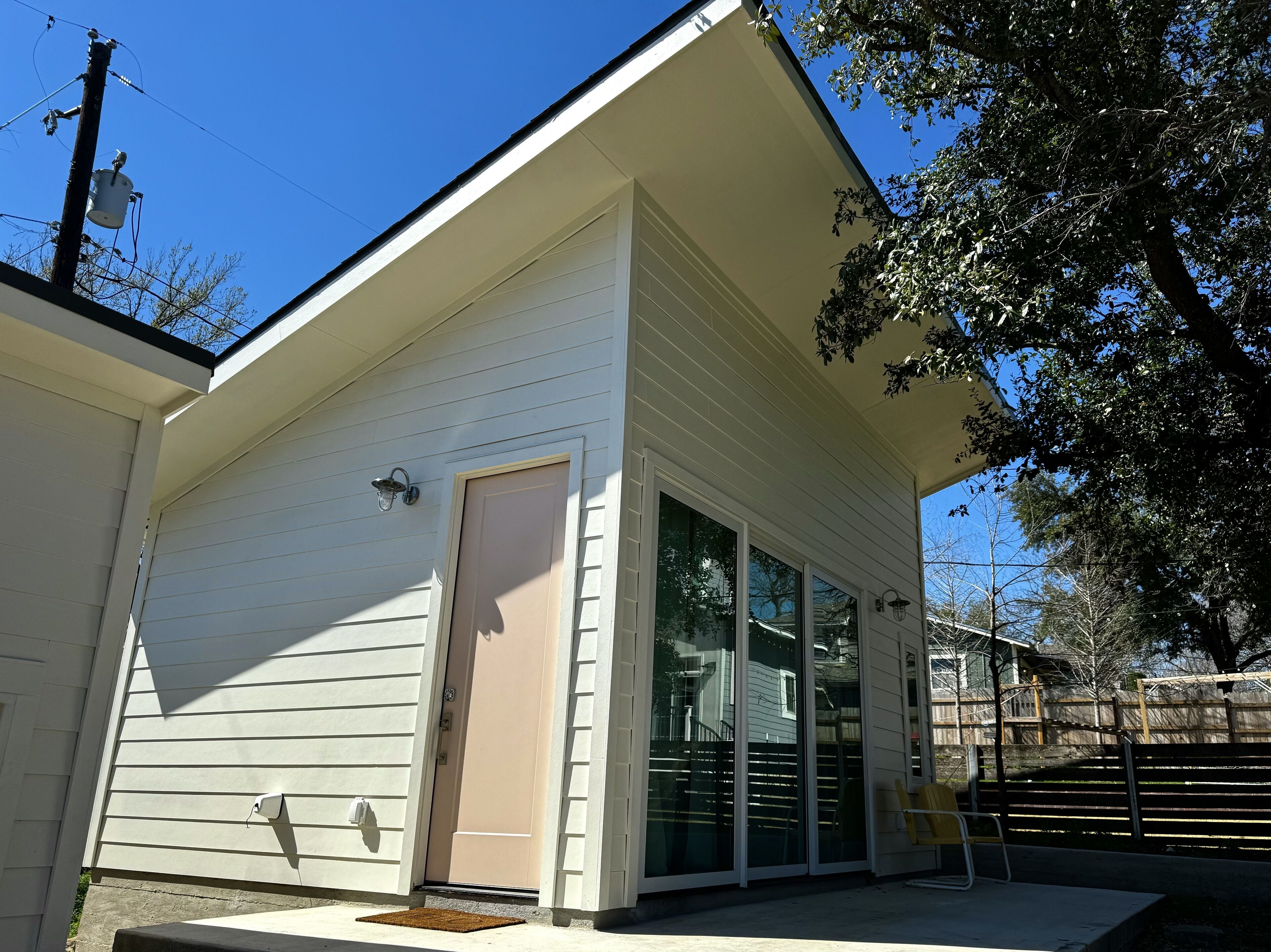 5 minute walk to South Congress! - The Alleyway Casita 