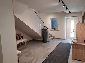 Interior - Lovely apartment for 10 people with WIFI, TV, terrace and pets allowed (Hippach)