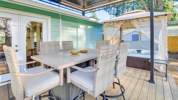 Unclassified image, 1 of 28, button - Charming Arlington Home w/ Hot Tub & Fenced Yard! (Arlington)