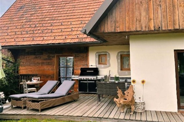 Gebäude, Möbel, Eigentum, Pflanze, Holz, Fenster, Hütte, Haus, Schatten, Wohngebiet