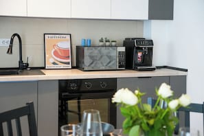 Premium Apartment | Private kitchen | Fridge, microwave, oven, stovetop - Maria (Bucharest)