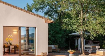 Wonderful private villa for 4 guests with WIFI, A/C, terrace and panoramic view