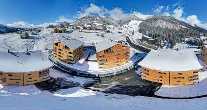 Herrliche Wohnung mit W-LAN, Pool, Whirlpool, TV, Balkon, Panoramablick und Parkplatz