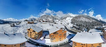 Herrliche Wohnung für 6 Gäste mit W-LAN, Whirlpool, Pool, TV, Balkon, Panoramablick und Parkplatz