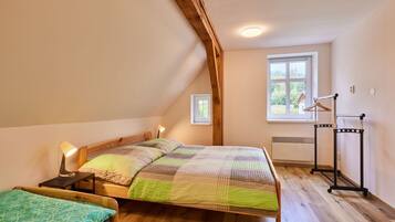 1 bedroom, travel crib, free WiFi
