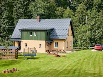 PropriĂ©tĂ©, Plante, BĂątiment, Voiture, FenĂȘtre, Arbre, Maison, Lot Terre, Herbe, Chalet