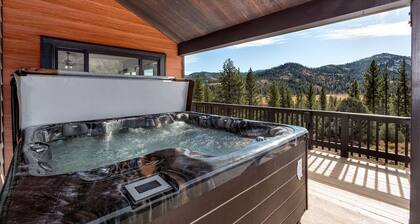 THE HAWK'S NEST RETREAT - A Stunning Family and Corporate Retreat